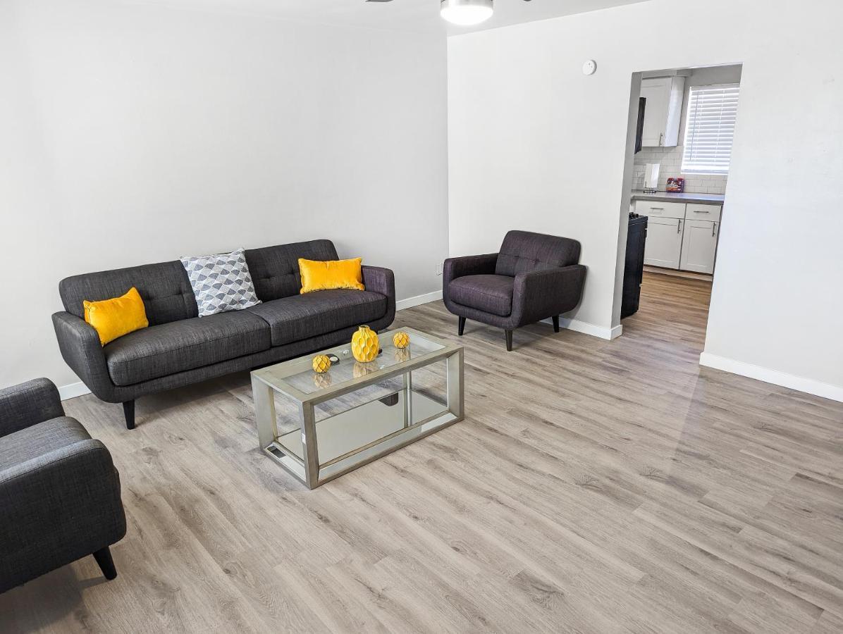 Old Town Miller Two Br Sleeper Apartamento *