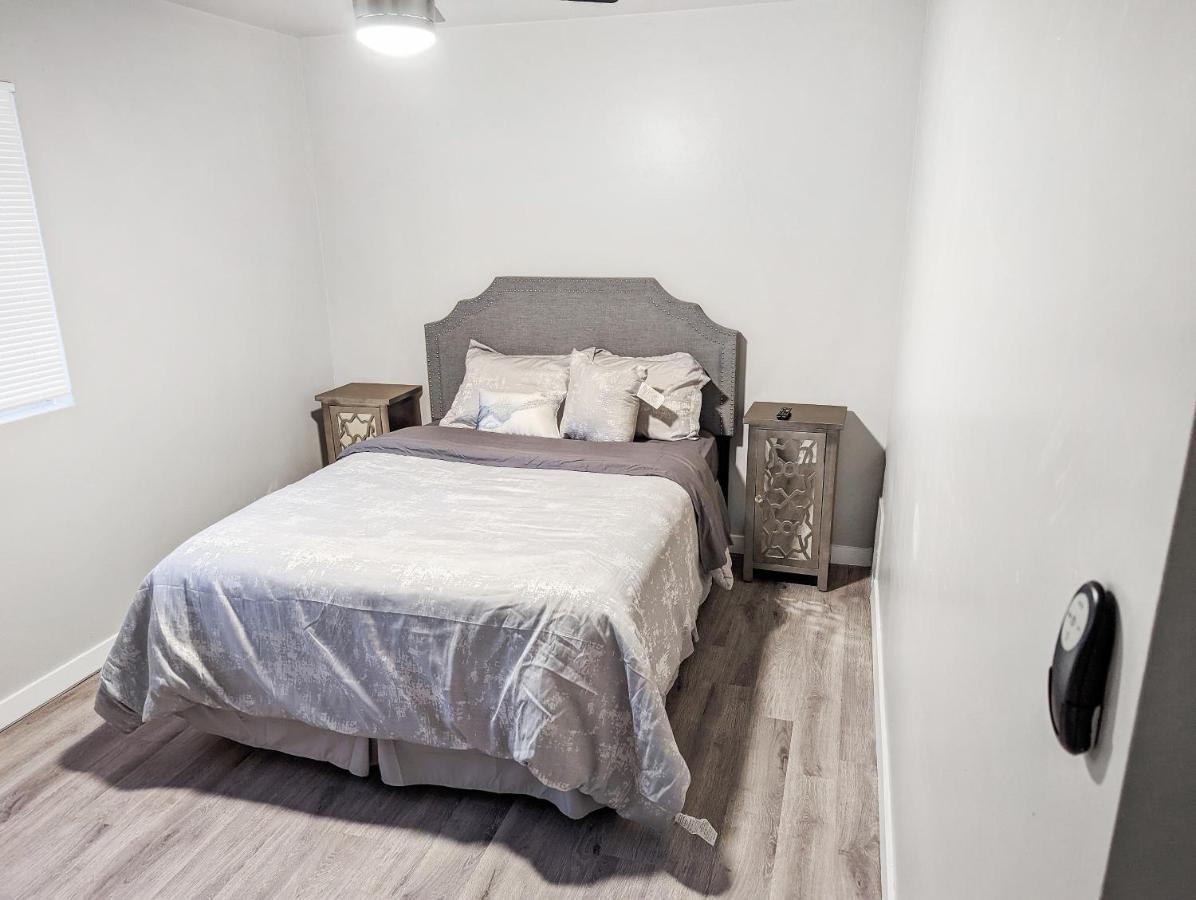 Old Town Miller Two Br Sleeper Apartamento